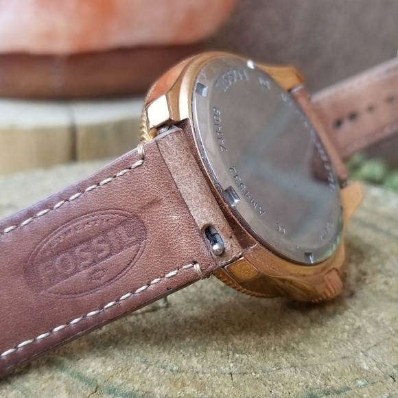 ⌚💥 Fossil Watch - Picture 3 of 4